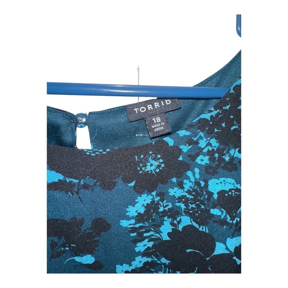 Torrid Blue/Black Floral Georgette Cutout Sleeve Skater Dress, Size 18 - Picture 4 of 9